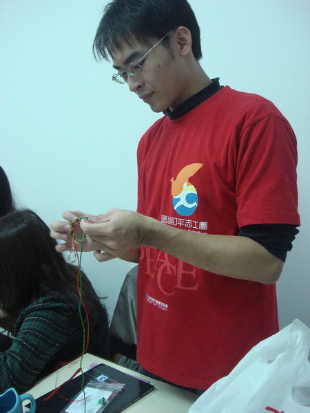 南台科技大學黃孝猷與陳立育同學獲選為青輔會『100年青年志工校園推廣大使』