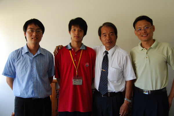 敏惠醫專牙體技術科學生林佳儒榮獲「2011年國際發明展暨發明競賽」特別獎金牌