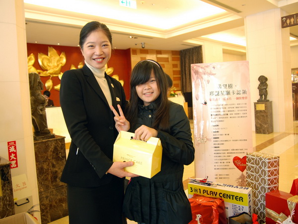 2011耐斯王子聖誕星願卡認領踴躍 家扶兒願望溫馨實現 暖暖過冬