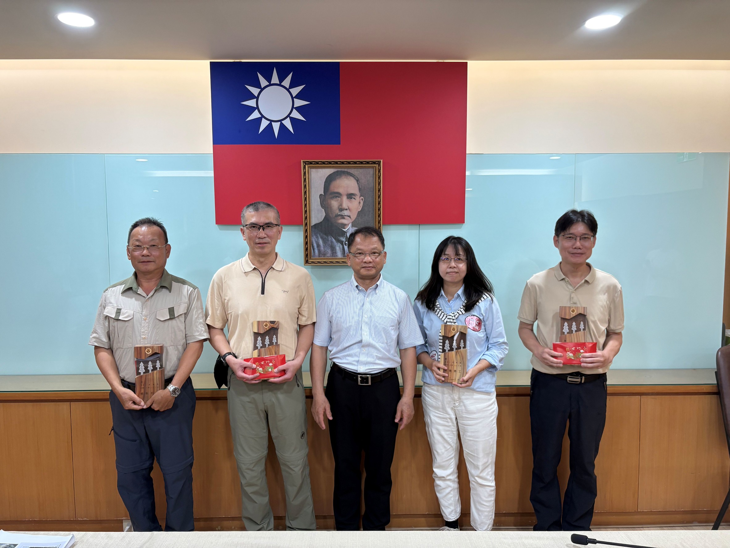 致敬山林守護者 林業保育署嘉義分署表揚模範勞工及工作績優人員