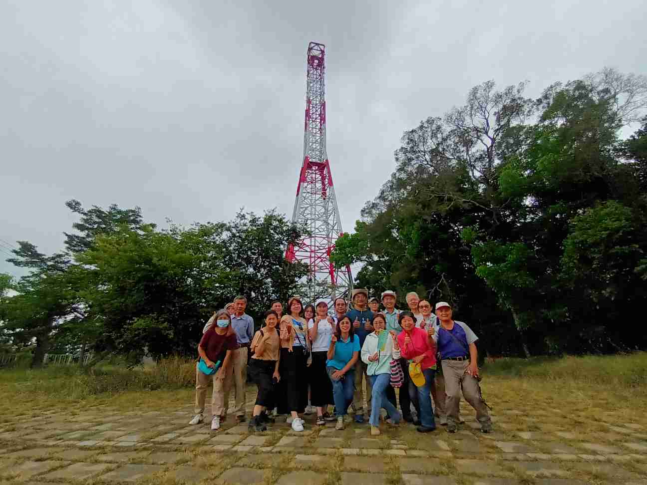 崑山科大資管系輔導燕巢DOC走讀中寮山 跨世代共學數位影像製作