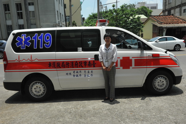 新營區吳盈慧女士，捐贈救護車1輛