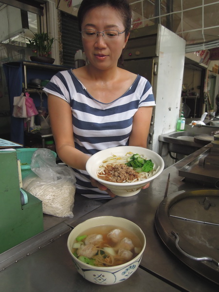 臺南市大同郵局對面「餛飩專門店」美味飄香