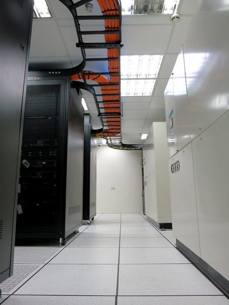 打造節能綠機房─南大電算中心機房脫胎換骨