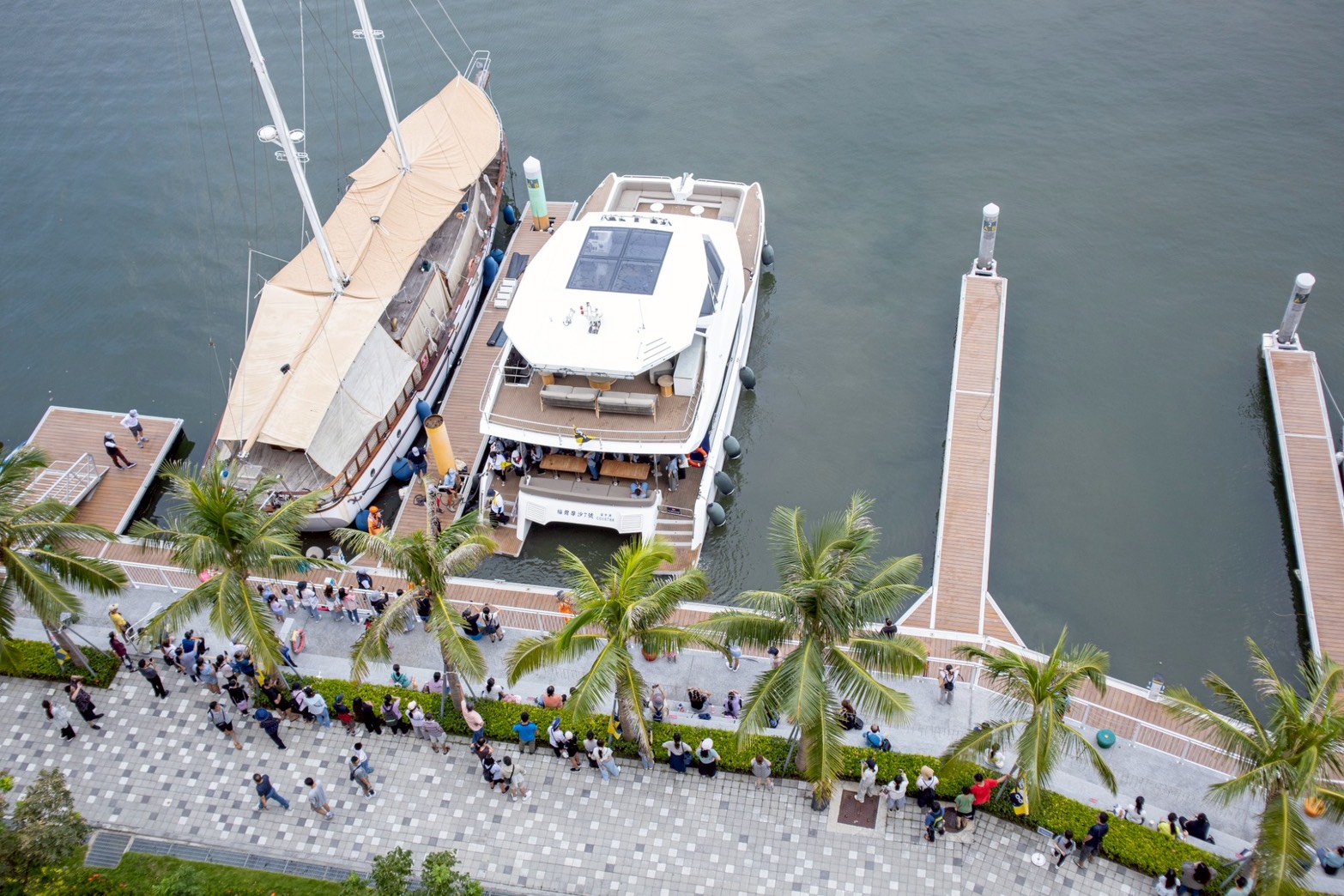 安平開台天后宮乙巳年做16歲成年禮 福爾摩沙遊艇酒店共邀遊艇啟航 笑笑(羊羊)揚揚得意人生