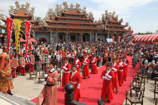 鹿耳門天后宮送迎神儀典獲登錄市定民俗 顏副市長頒贈文化資產證書
