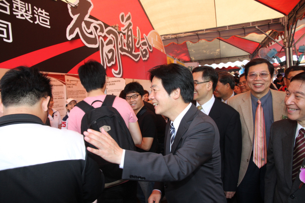 南區就業博覽會向社會新鮮人招手 提供上萬職缺