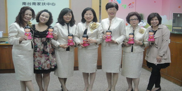 台南市婦女會5月3日舉辦「102年度慶祝母親節暨表揚模範母親活動」