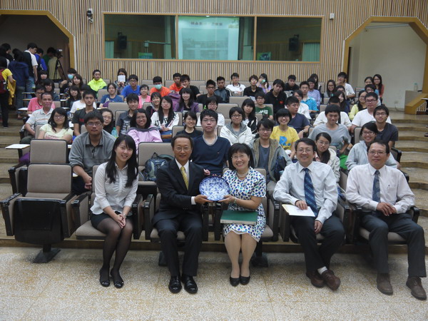 南一中張添唐校長回母校南大  暢談「南師紅樓 夢想起飛」