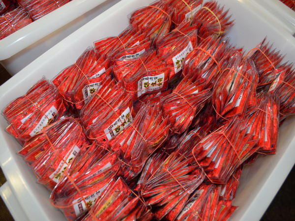 保生大帝台灣開基祖廟學甲慈濟宮 23日為150 萬元保生金保生符進行加持儀式