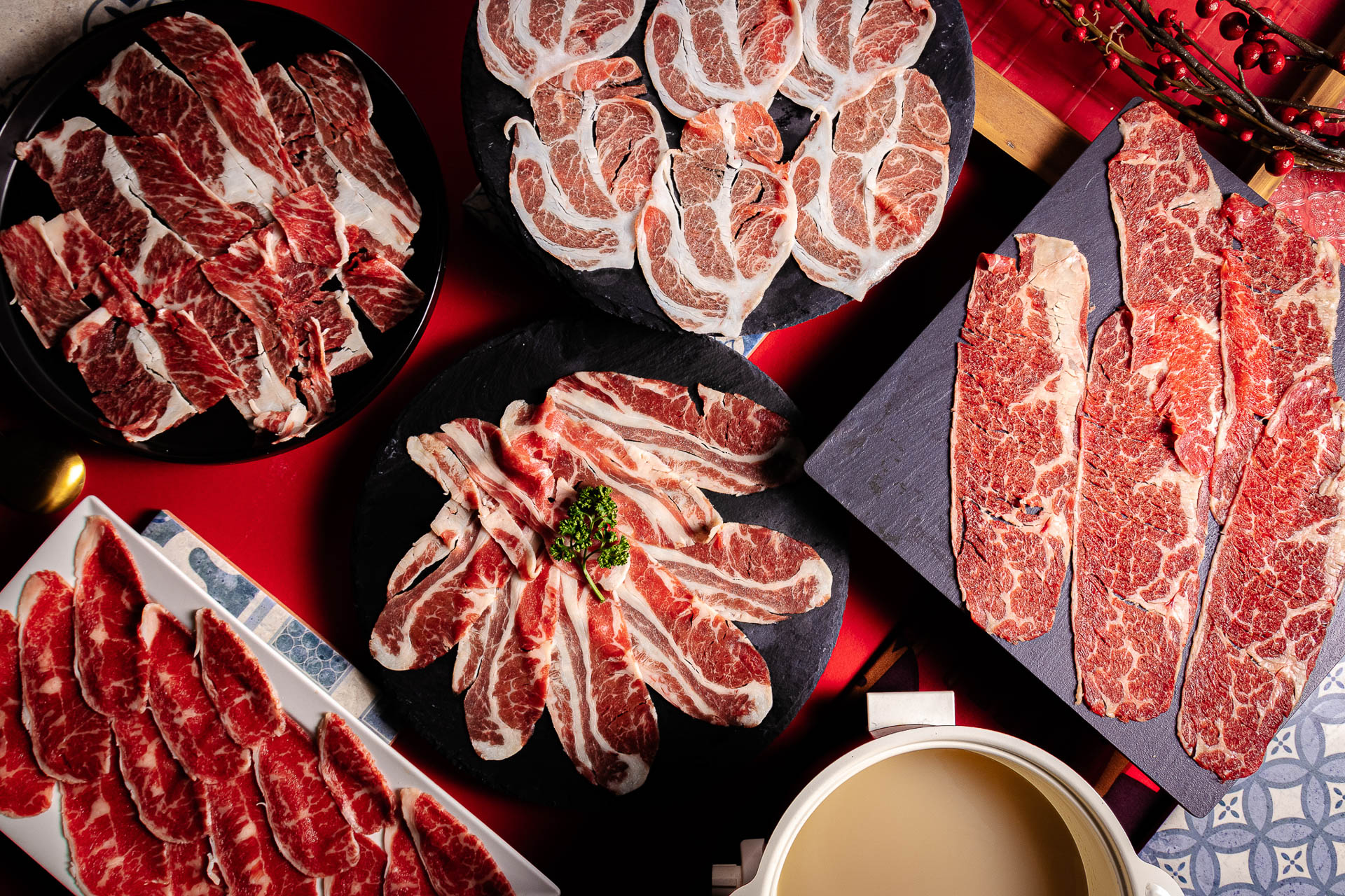 台南老爺行旅 府城年節美味大集結 「爺選圍爐鍋物箱」、「年年糕」，即日起口碑開賣！