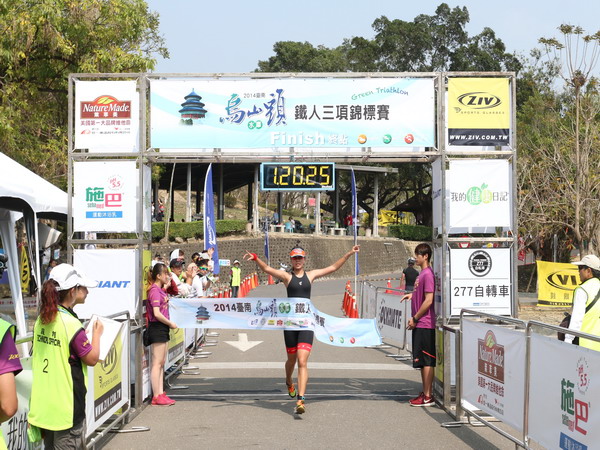 青奧國手遴選選拔賽事登場，新生代鐵人決戰烏山頭水庫 季胤呈、張婷婷稱王封后