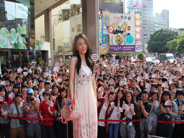 Kinaz超級店長田馥甄百萬業績瞬間達成！