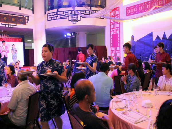 台灣首府大學餐旅系畢業成果展 學生重現上海風美食分享師長