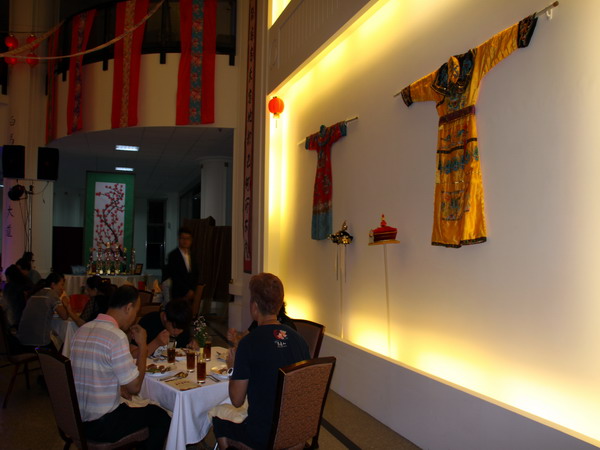 台灣首府大學餐旅系4B畢業成果發表  精緻套餐走清朝宮廷風