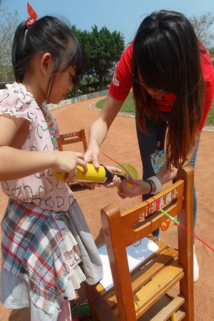 繪本+科學+遊戲=創意,南臺科大幼保系科學志工服務