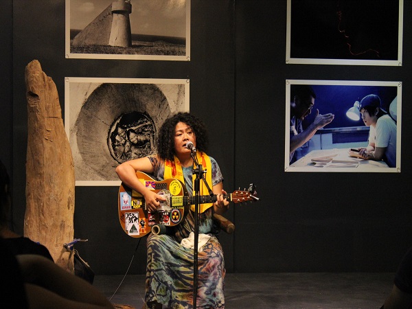 蕭壠文化園區 巴奈《母親的愛》彈唱會 陳建維攝影展影中人現場演出 系列彈唱會第一場