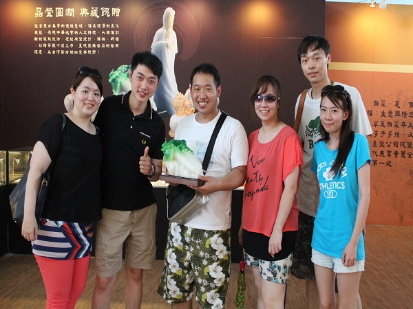 故宮征日 台鹽西進 國寶翠玉白菜展創新 亮眼國際