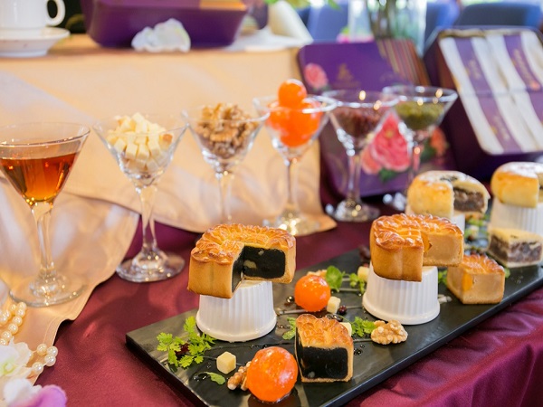 【花月月餅禮盒】限量供應，優惠訂購中!