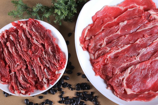 台南晶英酒店晶英軒推出「頂級牛肉火鍋吃到飽」,台南善化溫體牛PK美國頂級極黑牛！