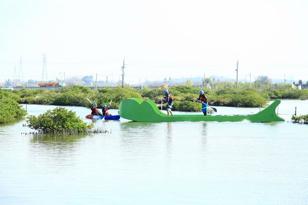 「2015北門蚵架鹽田冒險挑戰：團隊、挑戰、做公益」