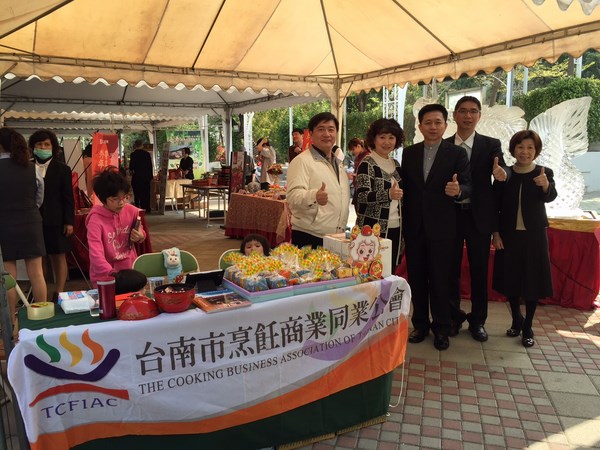 烹飪公會舉辦年菜展售 各餐廳飯店業者端出拿手料理搶商機