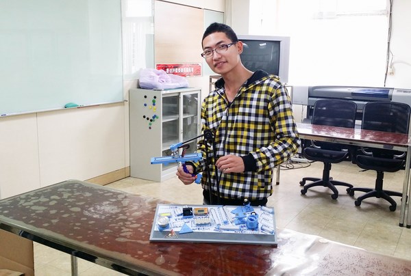 自己的光自己打 南臺科技大學「極光」創作,榮獲全國LED創意設計競賽冠軍