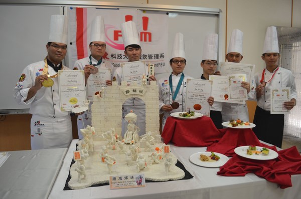 2015年香港國際美食大獎 遠東科大勇奪1 金6 銅 楊順龍果雕摘金