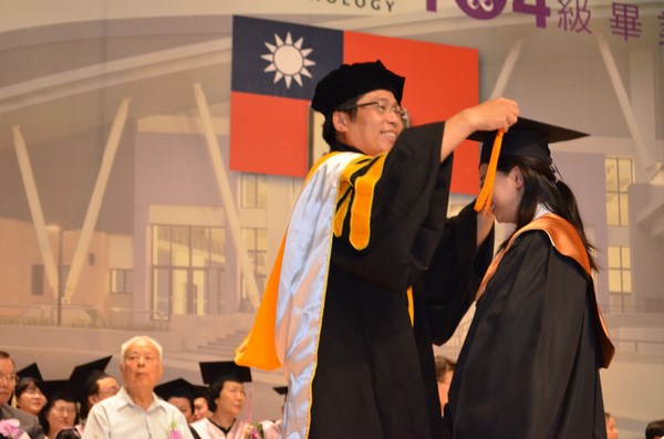 台南應用科技大學19日舉行104 級畢業典禮
