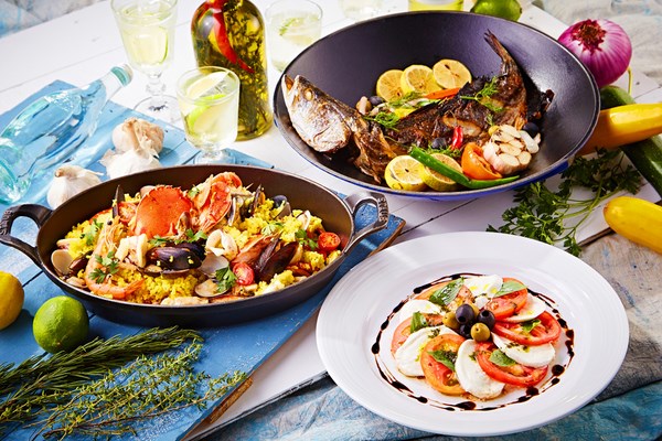 香格里拉台南遠東國際大飯店中西美饌與您歡度父親節，8月6日前預購手工節慶蛋糕可享85折優惠