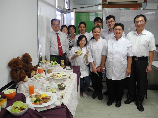 中華醫事科技大學複合式餐飲製作與經營班結訓, 學員中餐烹調丙級技術士證照通過率達100%