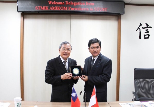 學術合作無國界，南臺科技大學與印尼STMIK AMIKOM Purwokerto簽訂姊妹校