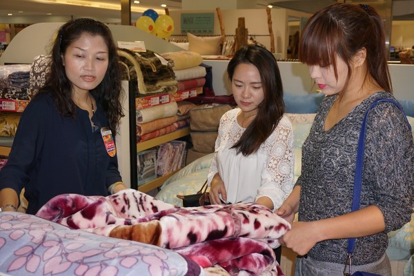 南紡夢時代突破同業包夾，週年慶閃亮非凡， 營業目標已超越近一倍