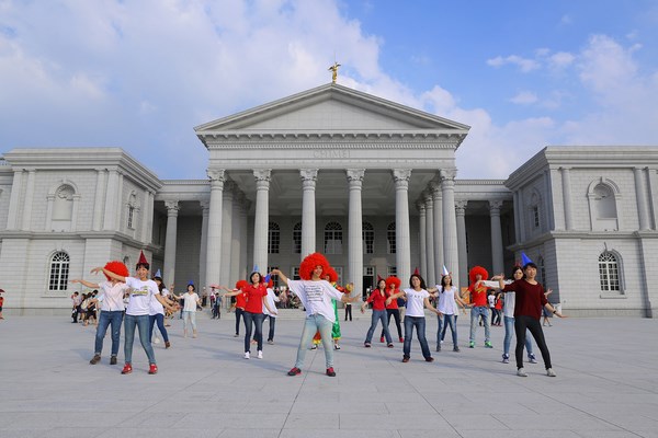 台糖長榮酒店「分享愛‧快閃」用熱情迎接觀光旅客