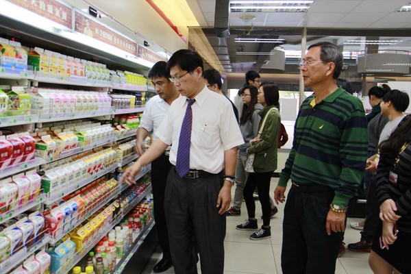 捍衛食品安全是長期、不打烊的行動， 去年至今 中華醫事科技大學校園拒賣拒買頂新產品持續不中斷