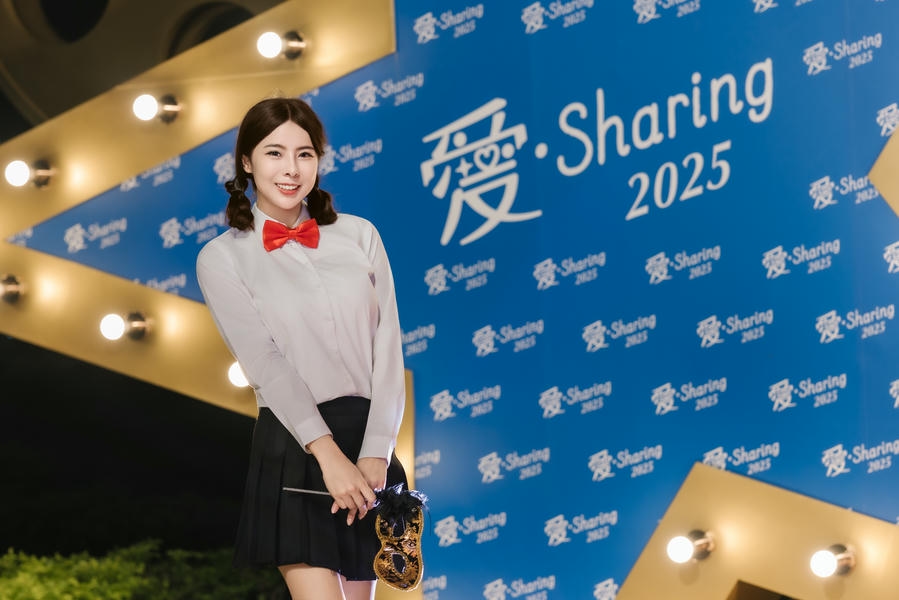 2025 聖誕必訪！影展級紅毯體驗登場高雄夢時代華麗開展