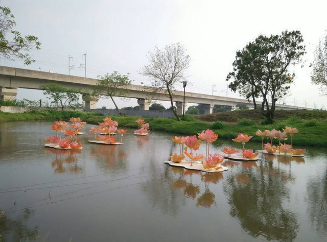 津港燈節花燈－「映日荷花」、「花開富貴」　移師葫蘆埤自然公園續展