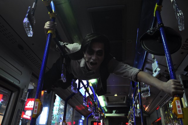 2016臺南藝術節環境劇場再進化《夏日微涼夜話4：闇夜的小路上》首度挑戰公車上演出