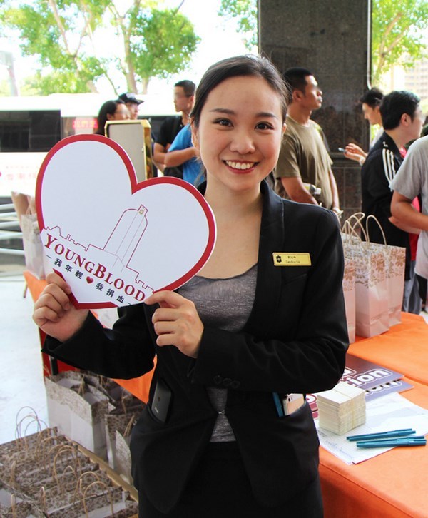 香格里拉大飯店響應世界捐血人日，祭出200張餐劵與星際大戰天團助陣，鼓勵民眾挽袖