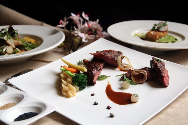 台南大億麗緻酒店推出父親節套餐及蛋糕，佳餚美饌獻心意