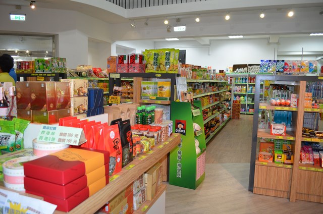 歸仁區農會農村社區小舖開幕 並推出新品釋迦麵