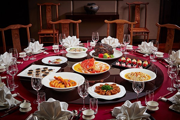 香格里拉台南遠東國際大飯店招待會所「香閣苑」典雅開席，俯覽府城風華絕景，盡享奢華客製美饌