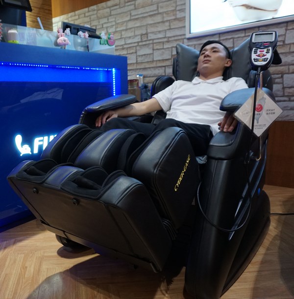 南紡購物中心全台獨創 福袋扭蛋機