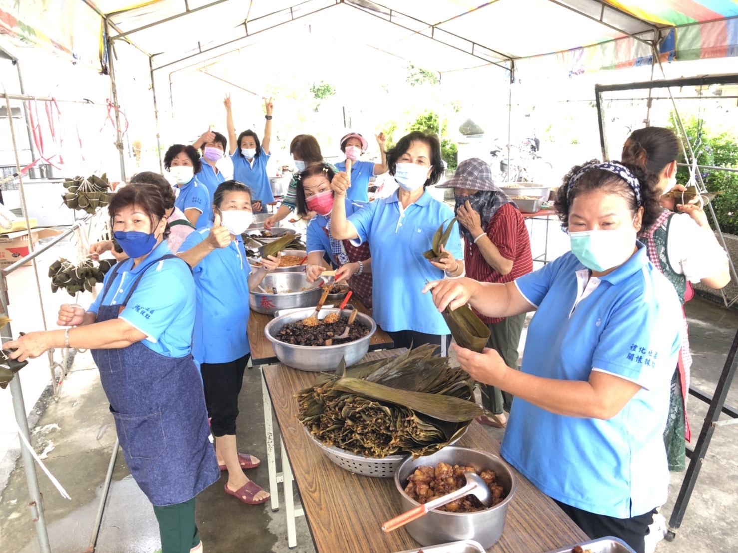 佳里區禮化社區發展協會端午節包「虎掌粽」志工大秀傳統技藝
