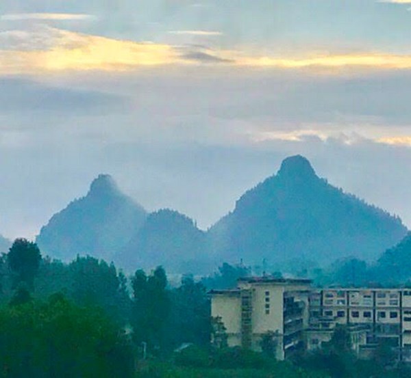 貴州貞豐雙乳峰鬼斧神工，堪稱“天下奇觀”、“地質絶品”