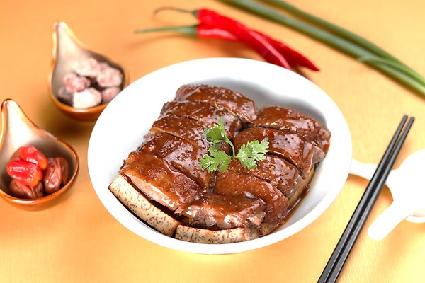 台南大員皇冠假日酒店 二月生肖「豬」享特惠大放送