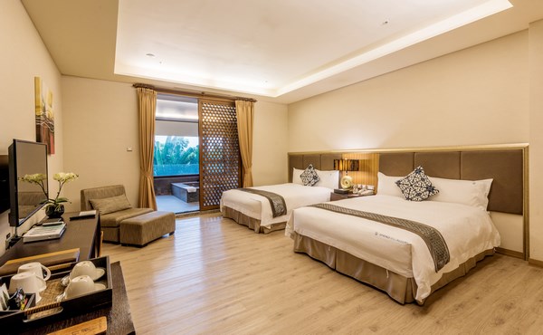 花季度假飯店推出春遊花語，一泊二食花季住房專案，體驗農田野趣盡享極樂之湯