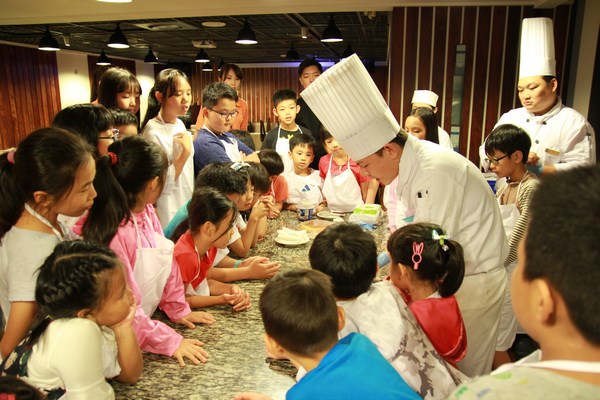 「臺南市美術館」與「大億麗緻」跨業合作夜宿南美夏令營 超好玩!! 小孩家長預約明年再參加