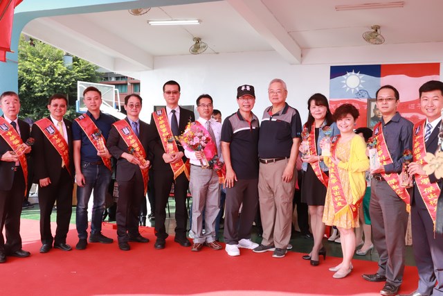 中華醫事科大51週年校慶暨運動會頒發傑出校友獎 社團聯演、各式競賽熱鬧滾滾