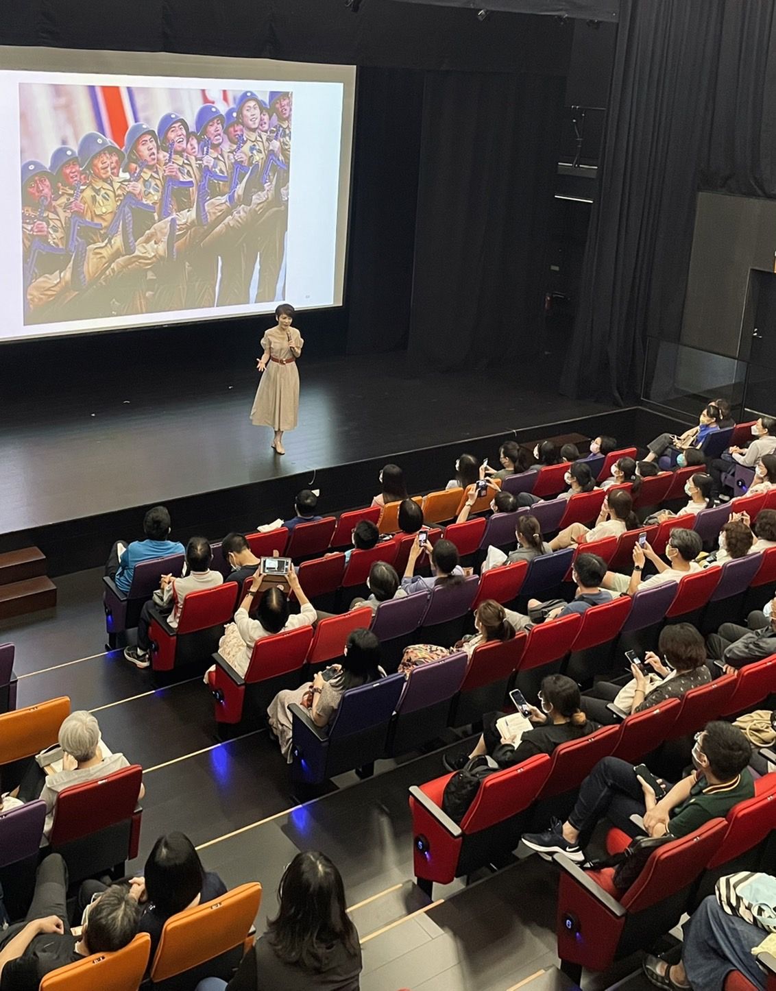 臺灣最會說故事的主播陳雅琳 南市圖新總館「大師講堂」分享新聞最前線